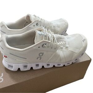 On Cloud All White Cloud 5 women’s 8.5 slip on sneakers
